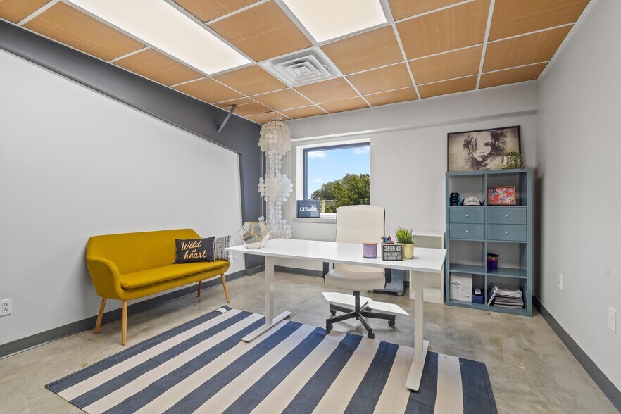 More Photos Of 1508 Nw Vivion Rd, Kansas City Coworking Space