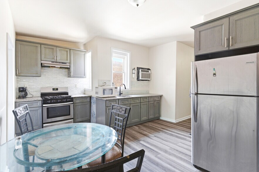 More Photos Of 204 Parkhurst St, Newark Apartments For Sale