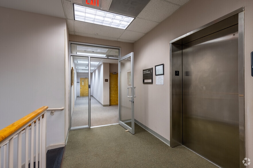 More Photos Of 841 Mountain Ave, Springfield Office Residential For Lease