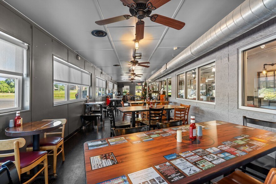 More Photos Of 120 Bank St, Sanford Restaurant For Sale