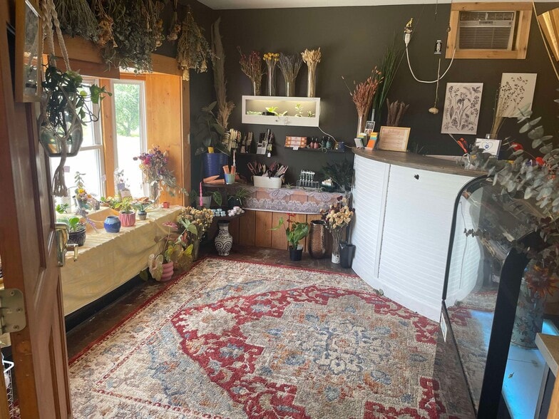 More Photos Of 16454 Appalachian Hwy, Thomas Restaurant For Sale