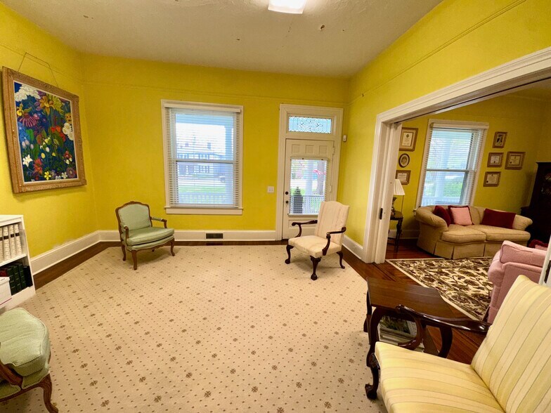 More Photos Of 424 Green St, Gainesville Office Residential For Sale