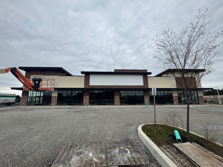 More Photos Of 130 Corporate Blvd, Newark Unknown For Lease