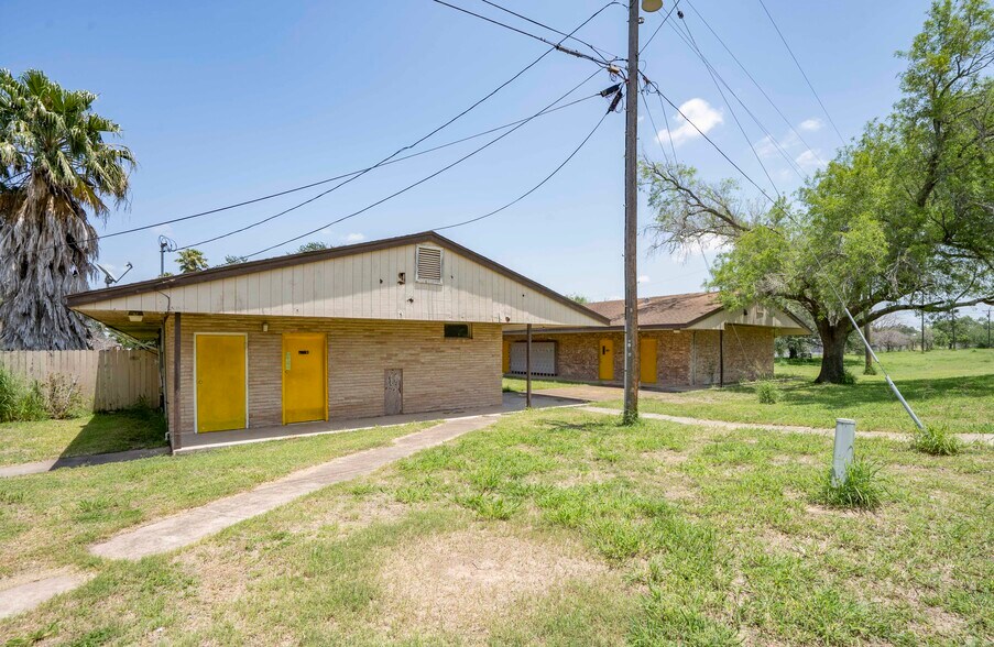 More Photos Of 1214 S Bridge Ave, Weslaco Schools For Sale