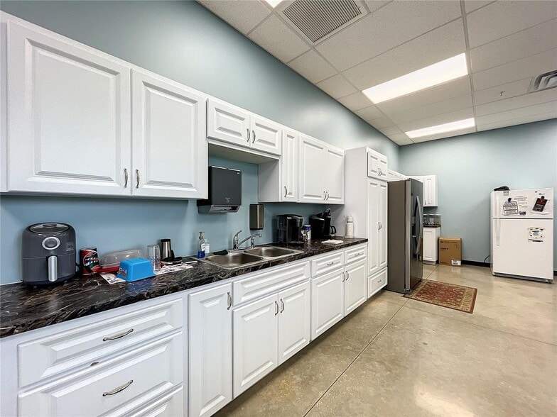 More Photos Of 1832 S Dimensions Ter, Homosassa Warehouse For Sale