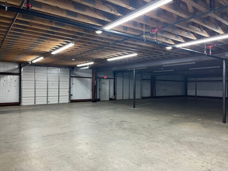 More Photos Of 4388 Sudderth Rd, Buford Warehouse For Sale