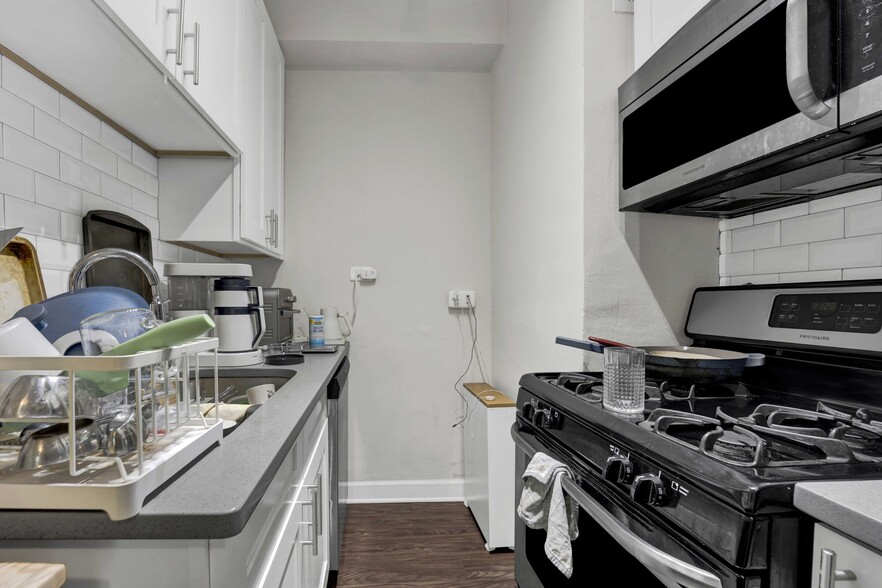 More Photos Of 1401 E Hyde Park Blvd, Chicago Apartments For Sale