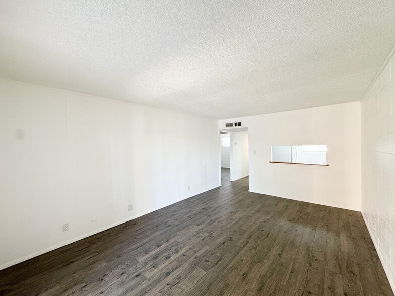 More Photos Of 5286 E Tropicana Ave, Las Vegas Apartments For Sale