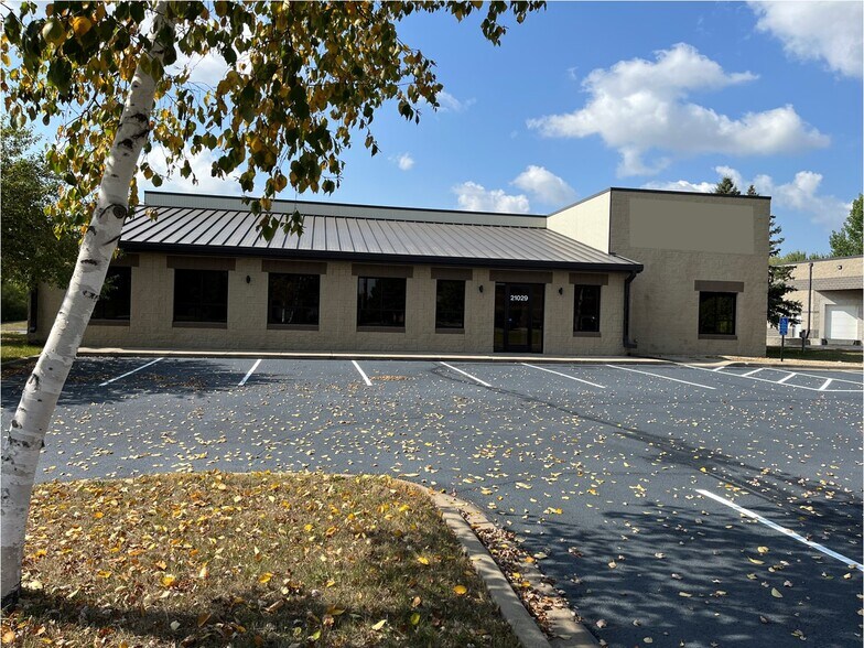 More Photos Of 21029 Heron Way, Lakeville Warehouse For Lease