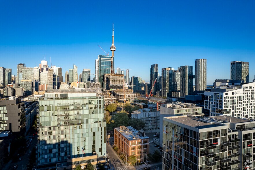 More Photos Of 49 Bathurst St, Toronto Office For Lease