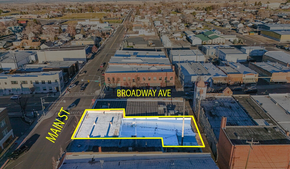 More Photos Of 1005 Main St, Buhl Storefront Retail Residential For Sale