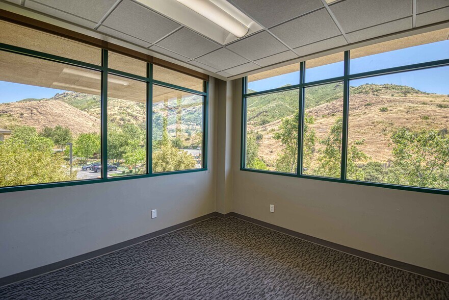 More Photos Of 30300 Agoura Rd, Agoura Hills Office For Sale