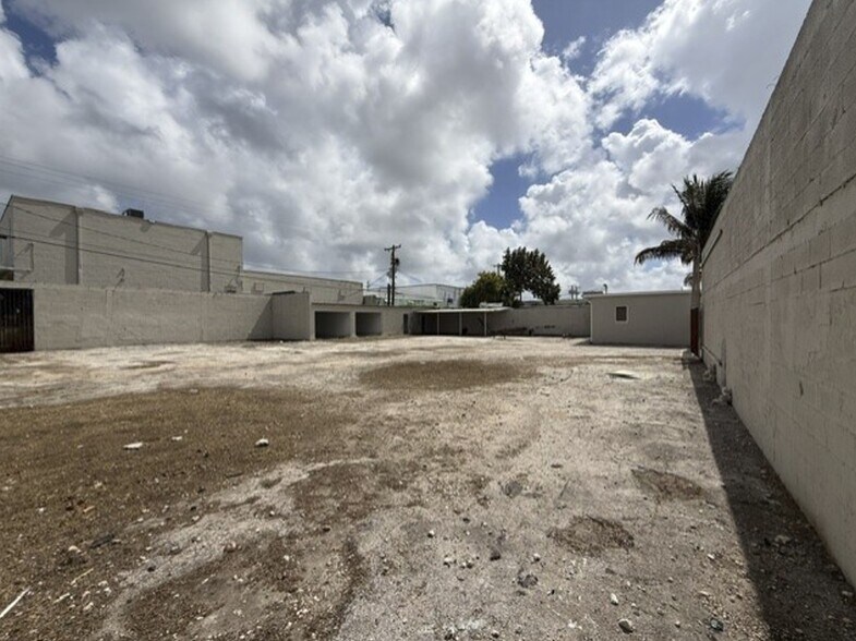 More Photos Of 14041 NW 20th Ave, Opa-locka Warehouse For Sale