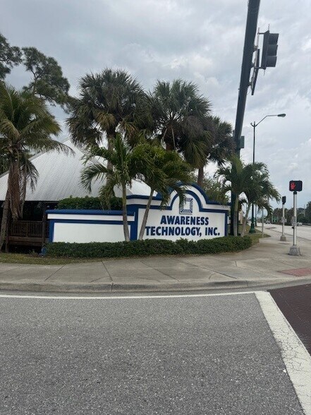 More Photos Of 2325 SW Martin Hwy, Palm City Supermarket For Lease