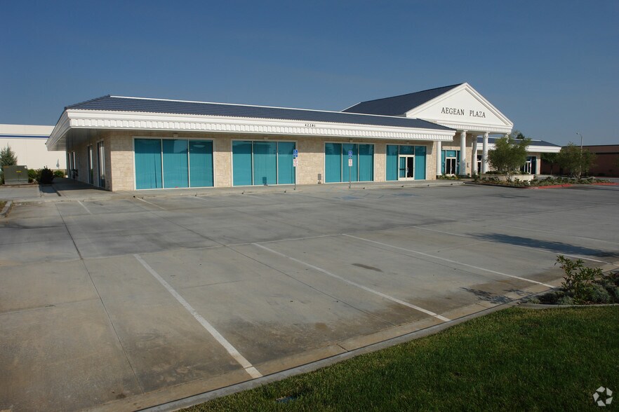 More Photos Of 42281 10th St W, Lancaster Office For Sale