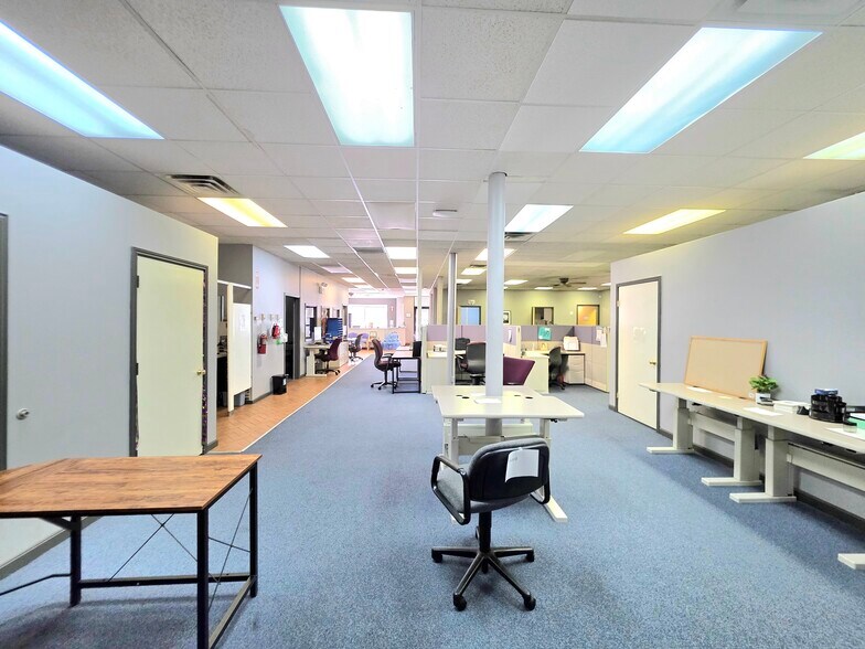 More Photos Of 1902 W Cermak Rd, Chicago Storefront Retail Residential For Lease