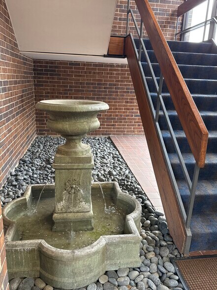 More Photos Of 321-395 E Dundee Rd, Wheeling Unknown For Lease