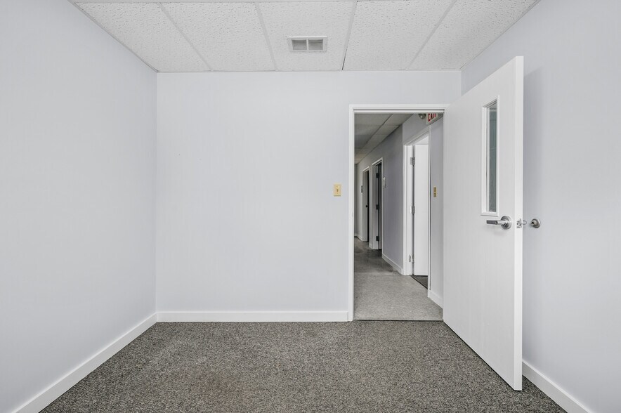 More Photos Of 2291 Traversefield Dr, Traverse City Manufacturing For Lease