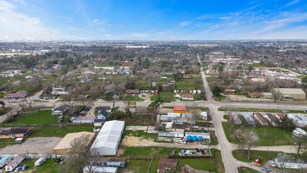 More Photos Of 15414 N Brentwood St, Channelview Manufacturing For Sale
