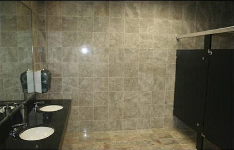 More Photos Of 2109 E Palm Ave, Tampa Loft Creative Space For Lease