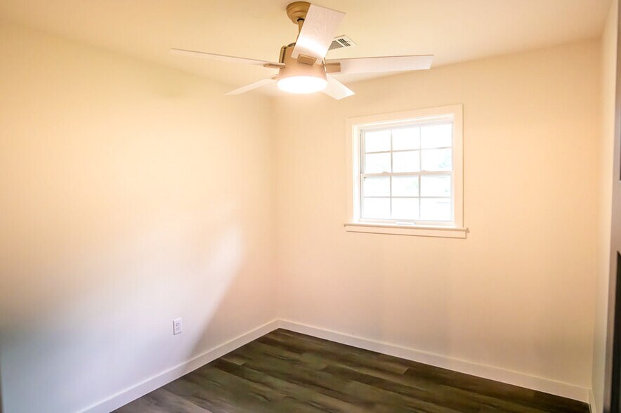 More Photos Of 1733 Main Rd, Johns Island Office For Sale