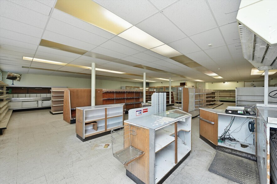 More Photos Of 3794 CA-20, Nice General Retail For Sale