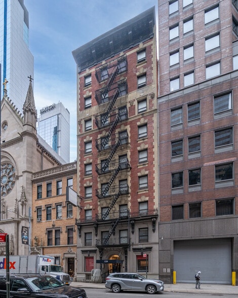 More Photos Of 129 W 46th St, New York Hotel For Sale