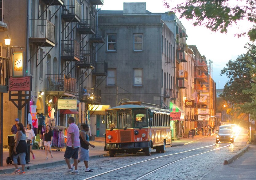 Primary Photo Of 219-230 W River St, Savannah Bar For Lease