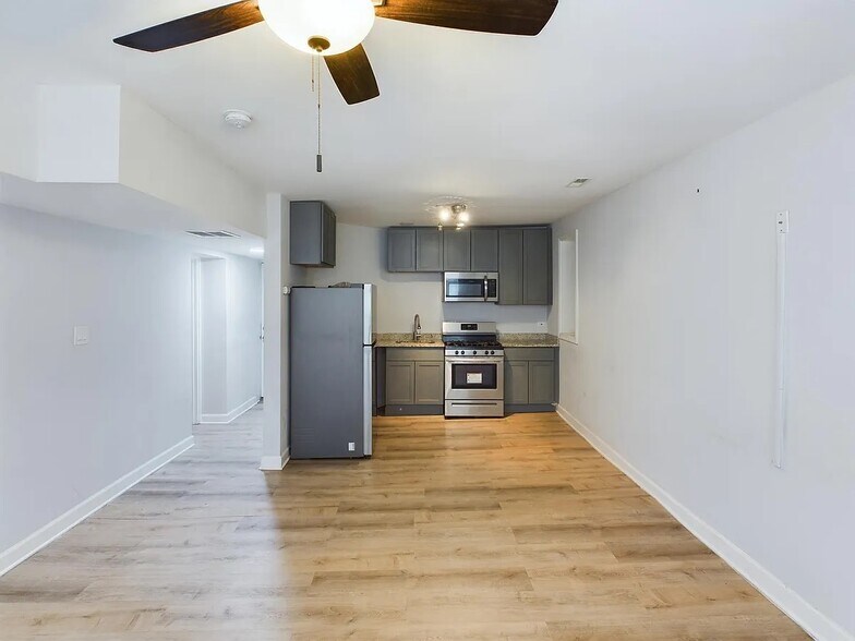 More Photos Of 619 E Groveland Park, Chicago Apartments For Sale