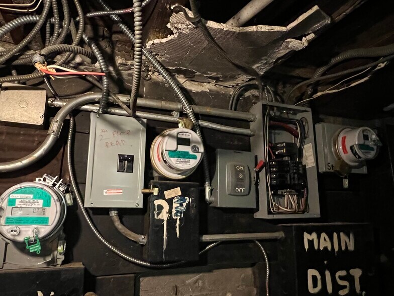 More Photos Of 9507 Roosevelt Ave, Jackson Heights Storefront Retail Residential For Sale