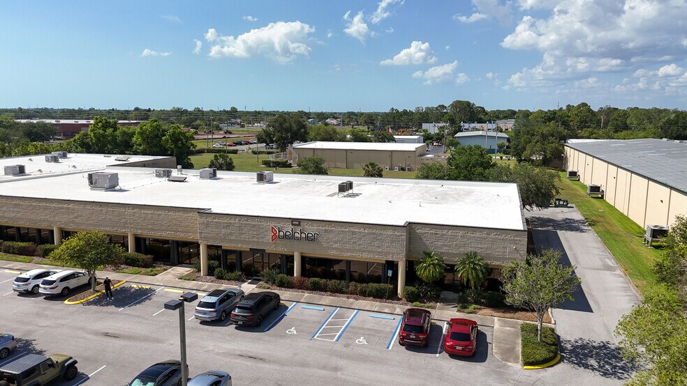 More Photos Of 6925 112th Cir N, Largo Office Residential For Lease