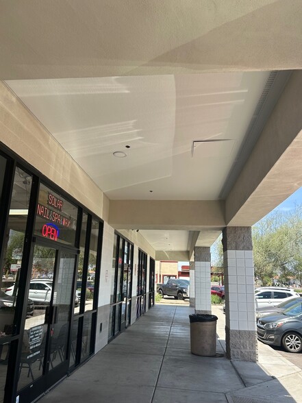More Photos Of 17220 N 19th Ave, Phoenix General Retail For Lease