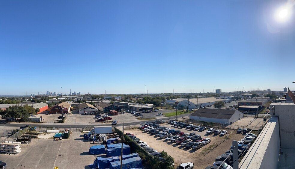 More Photos Of 201-217 Industrial Blvd, Austin Warehouse For Lease