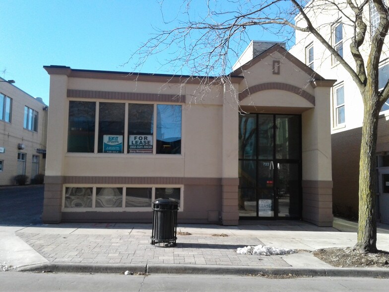 More Photos Of 722 N Grand Ave, Waukesha Office For Sale