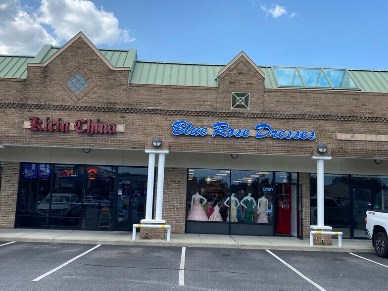 More Photos Of 36-84 E Sunrise Hwy, Lindenhurst General Retail For Lease