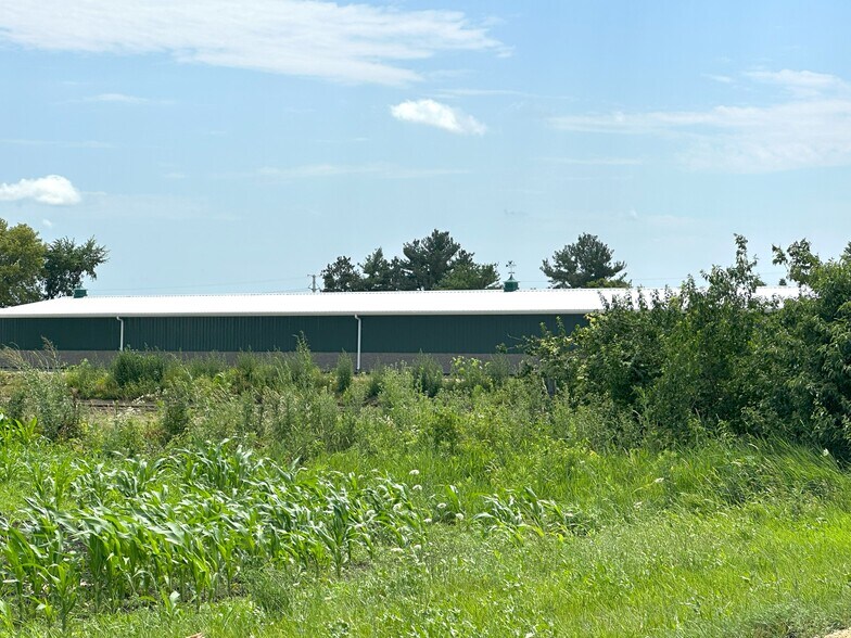 More Photos Of 1947 N Lyford Rd, Rockford Self Storage For Lease