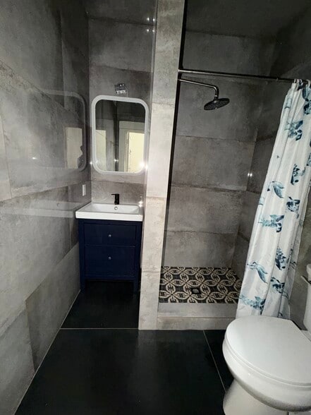More Photos Of 402 Hyde Park Blvd, Houston Multifamily For Sale