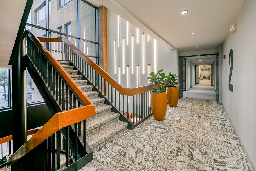 Primary Photo Of 680 Craig Rd, Saint Louis Office For Lease