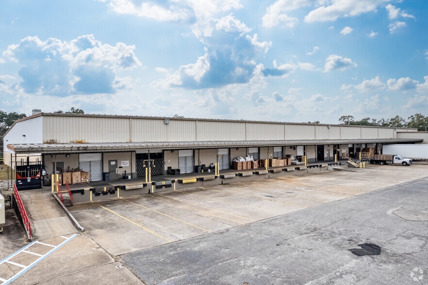 More Photos Of 7801 Sears Blvd, Pensacola Distribution For Lease
