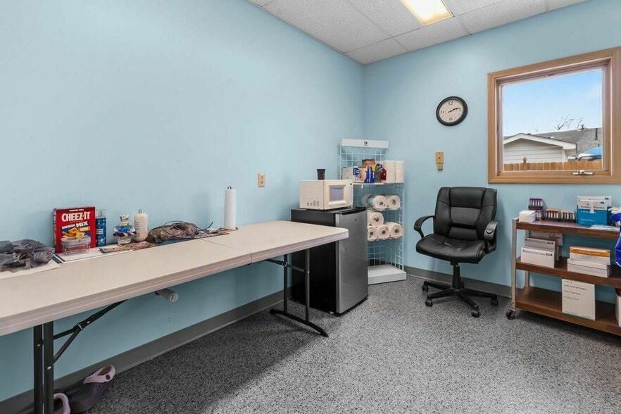 More Photos Of 150 Mensa Dr, Noblesville Office For Sale