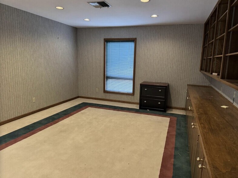 More Photos Of 2124 N 25th St, Waco Medical For Sale