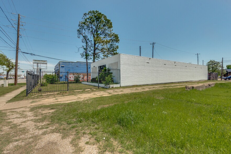 More Photos Of 1420 Martin Luther King Jr Blvd, Dallas Medical For Sale