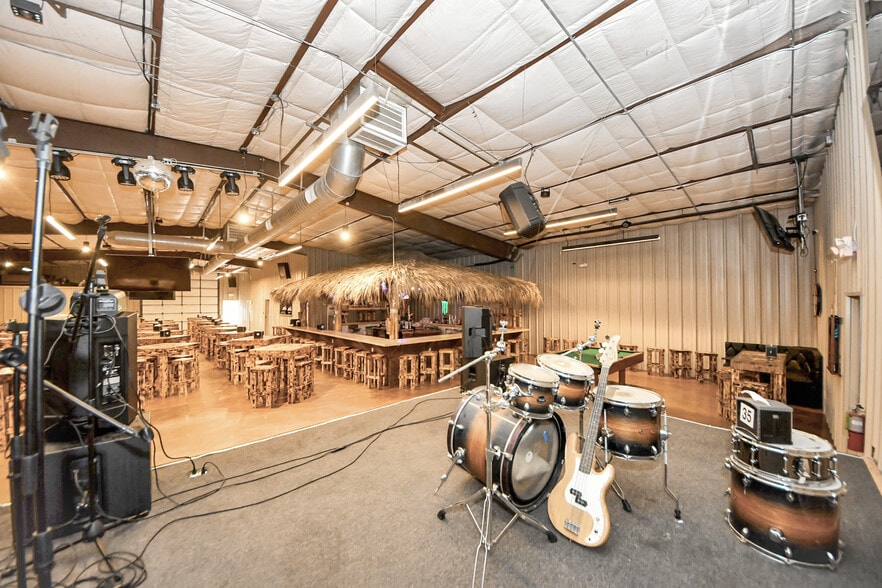 More Photos Of 11730 Aldine Westfield Rd, Houston Warehouse For Sale
