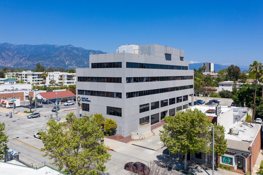 More Photos Of 600 S Lake Ave, Pasadena Office For Lease