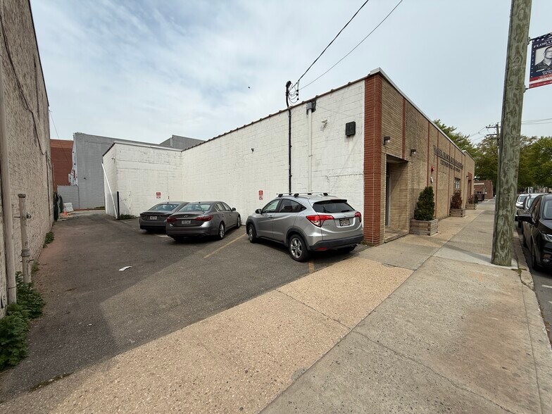 More Photos Of 66 S Tyson Ave, Floral Park Office For Sale