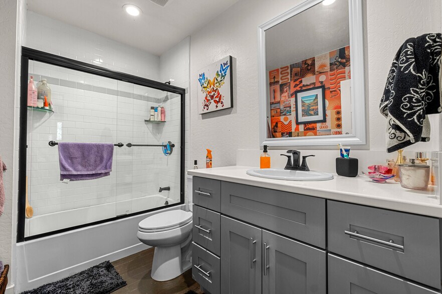 More Photos Of 320 Taylor Rd, Newcastle Specialty For Sale
