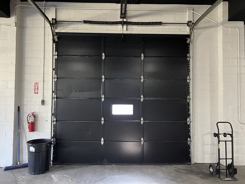 More Photos Of 465 E Main St, Batavia Warehouse For Lease