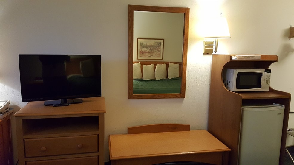 More Photos Of 427 2nd Avenue NW, Wibaux Hotel For Sale
