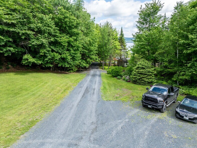 More Photos Of 15 Lower Wilson Pond Rd, Greenville Specialty For Sale