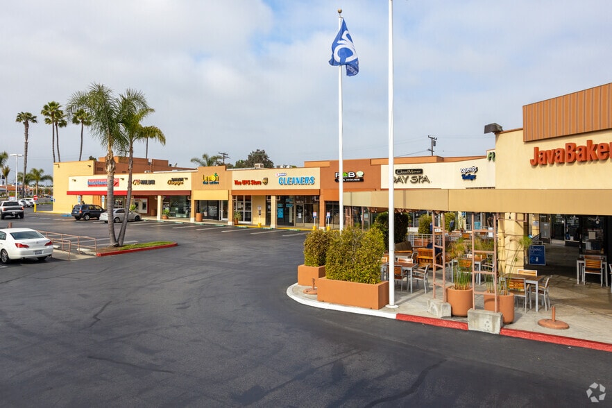 More Photos Of 18501-18687 Main St, Huntington Beach Unknown For Lease